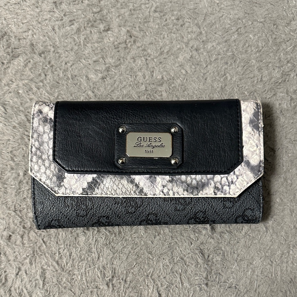 GUESS Black and Gray Y2K Women's Wallet